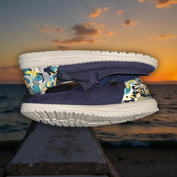 Women’s Hey Dude Wendy Funk Chambray Navy Slip-On Shoes Size 9 - Picture 4 of 7
